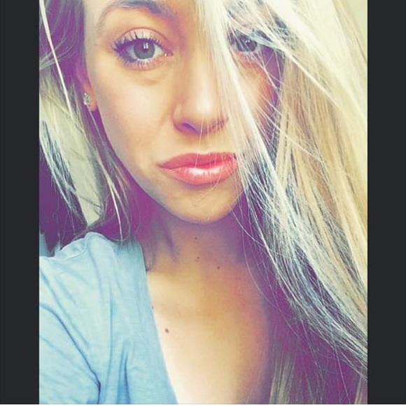 Meet your Posher, Gaby - Picture 1 of 1